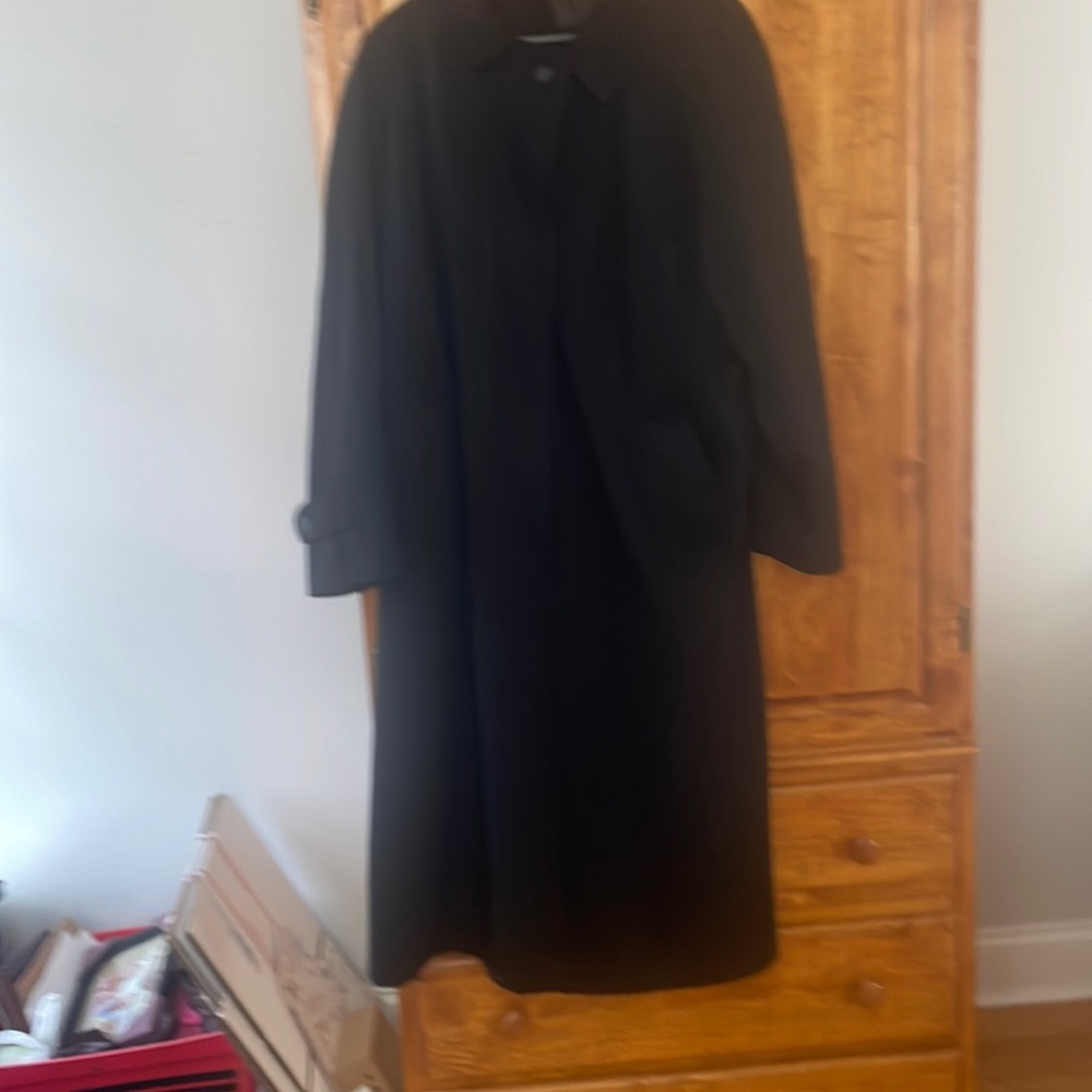 Women’s black raincoat with zip in liner